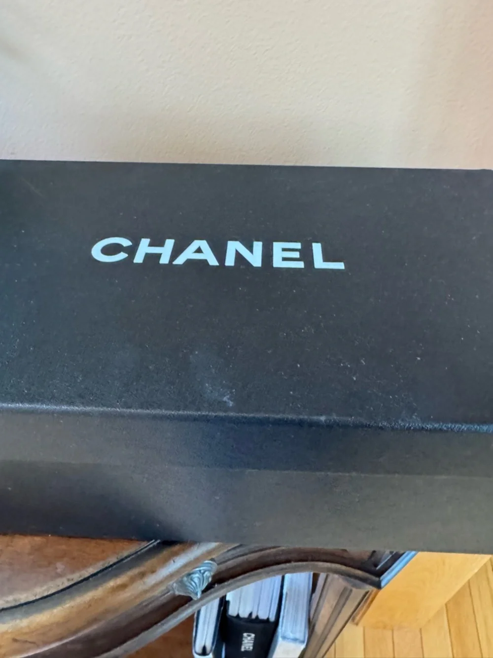 CHANEL Black Patent Leather Women's Loafers with CC Logo - Picture 9 of 9
